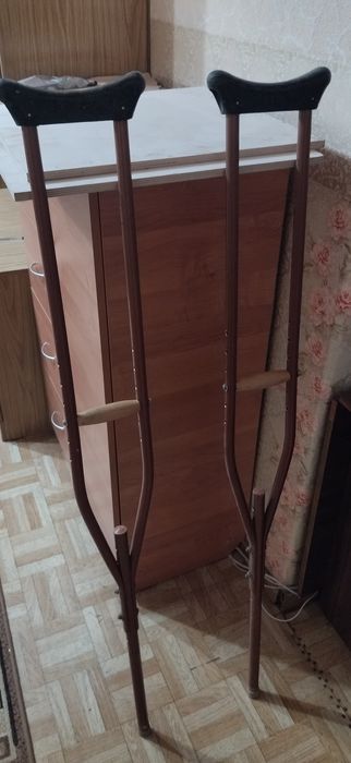 Костыли подмышечные 7 тыс.