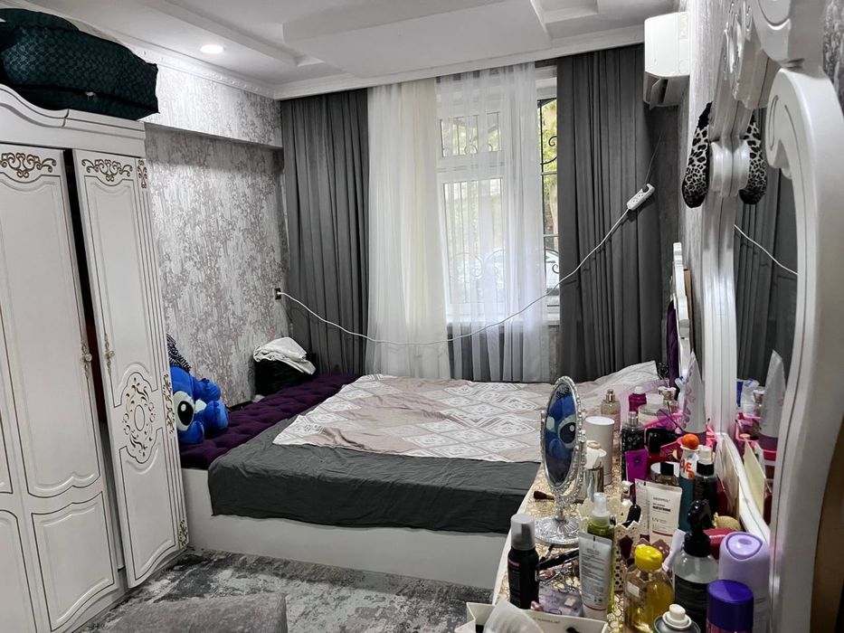 продается чиланзар 8 квпртал  4/1/4