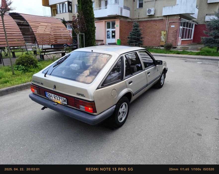 Opel Ascona C 1.6i, stare foarte bună, fără rugina! Accept schimburi!