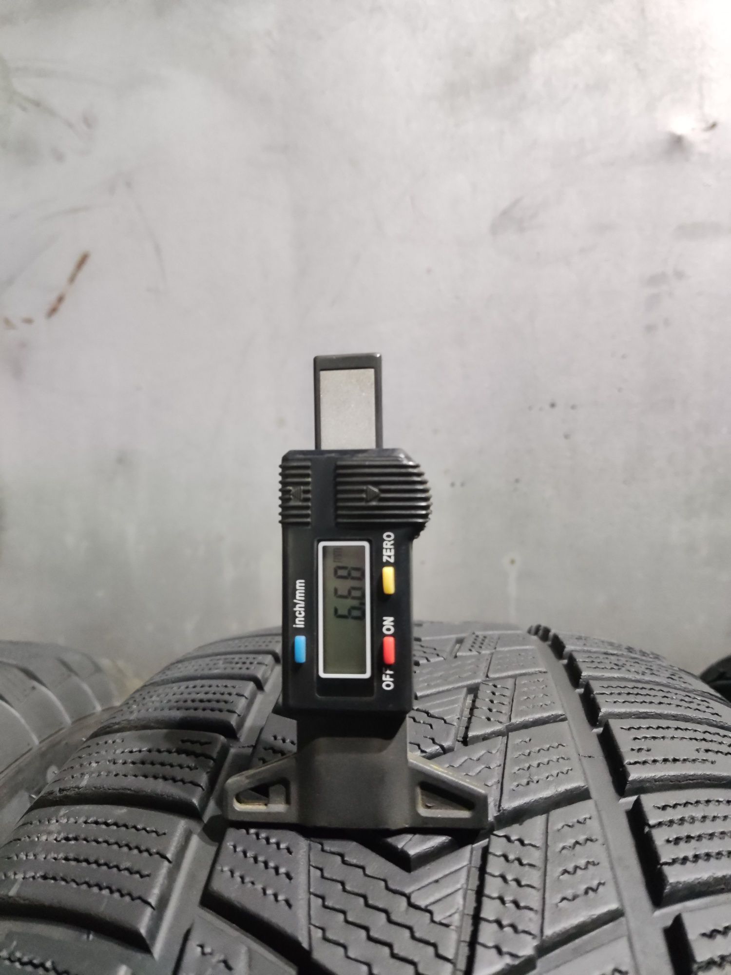 4бр зимни гуми 255/60/18 Gripmax Stature / Tracmax X Privilo 
dot22 /