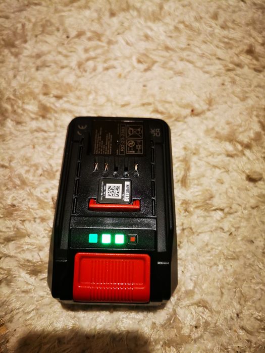 Baterie acumulator 2.5 ah și încărcător Einhell