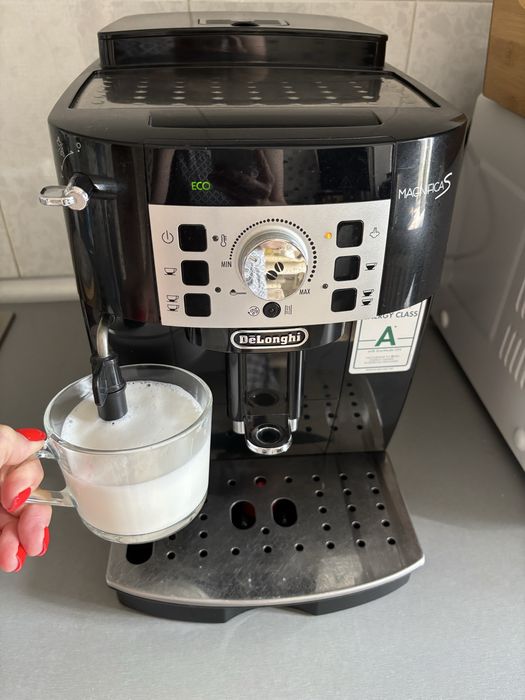 Кофемашина Delonghi Magnifica S
