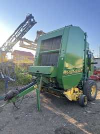 Presa de balotat John Deere 590