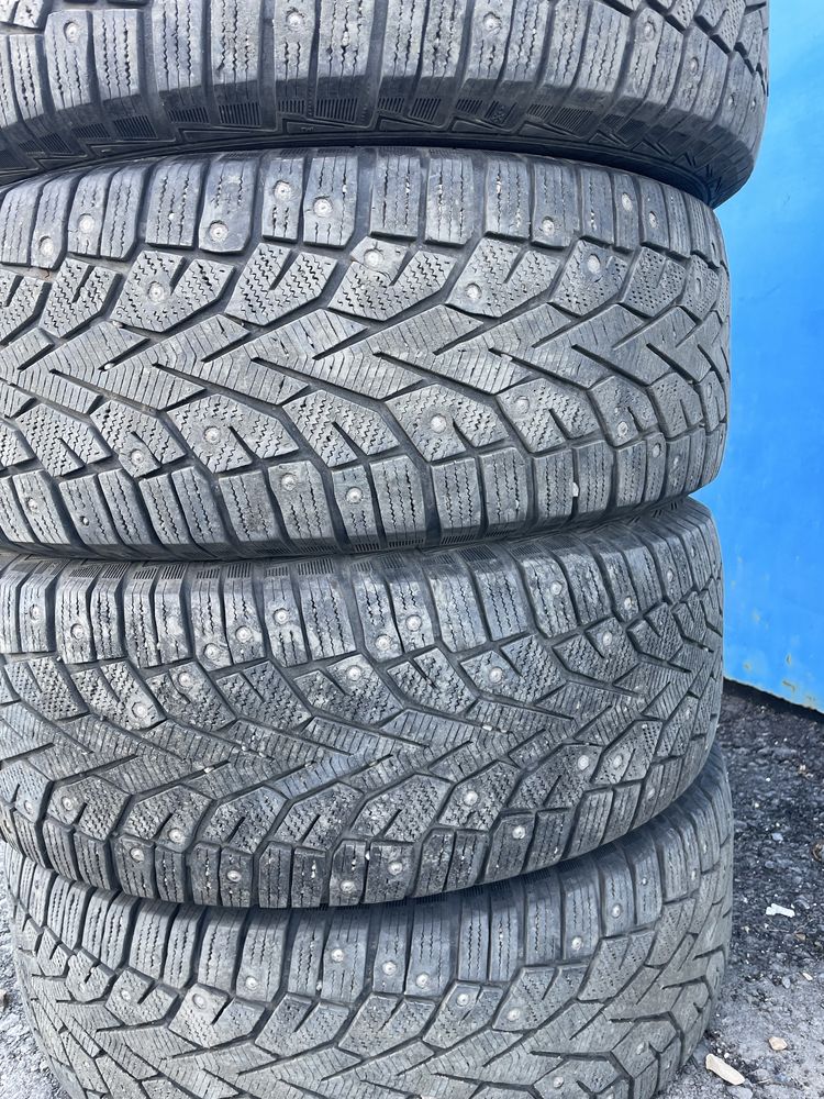 Продам зимнюю резину Gislaved Nord Frost SUV 265/65/R17