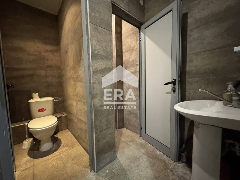 Дава се под наем Офис в Силистра, Център - 188 кв.м за 1534 € - Снимка #4