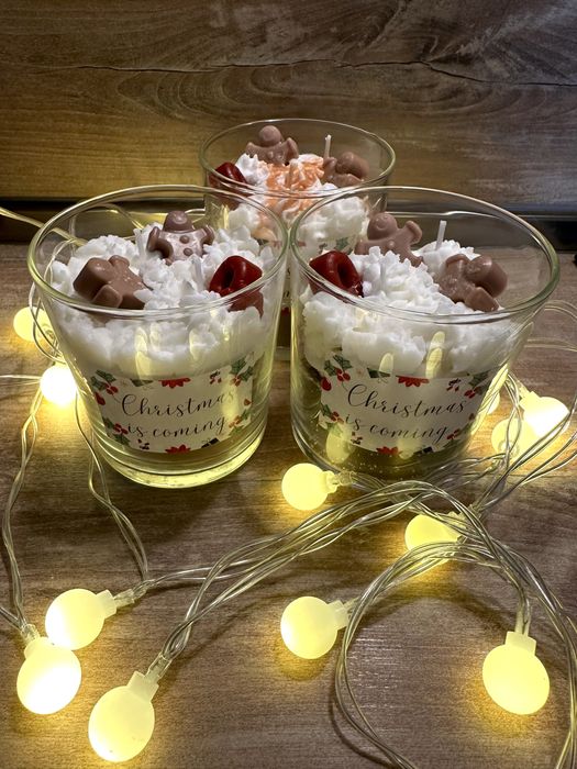 Ръчно изработена Коледна свещ