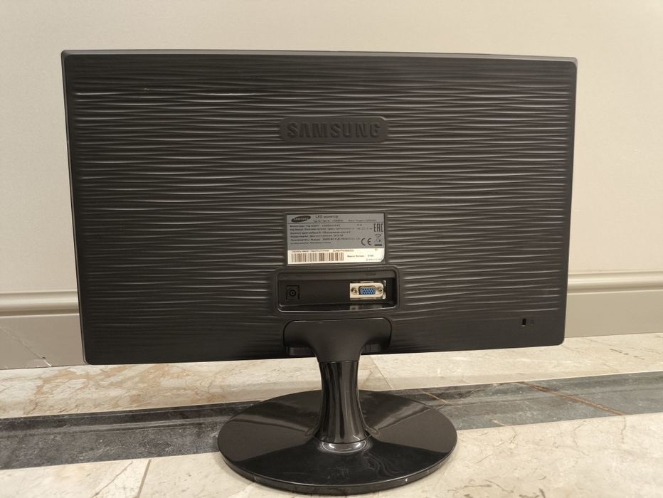 Продам монитор      .