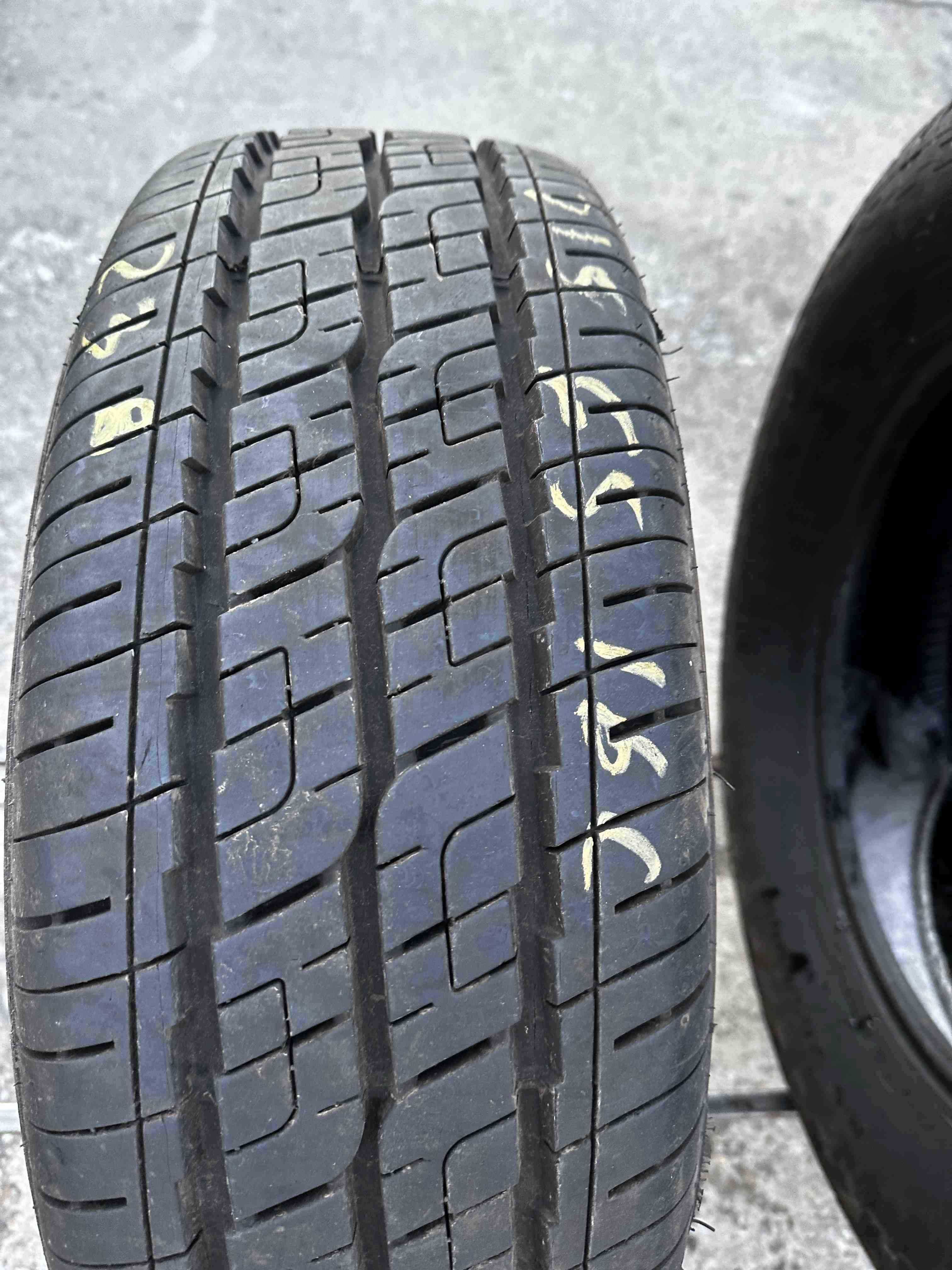 Anvelopa Vara 215/65 R16C AVON av12 109/107T