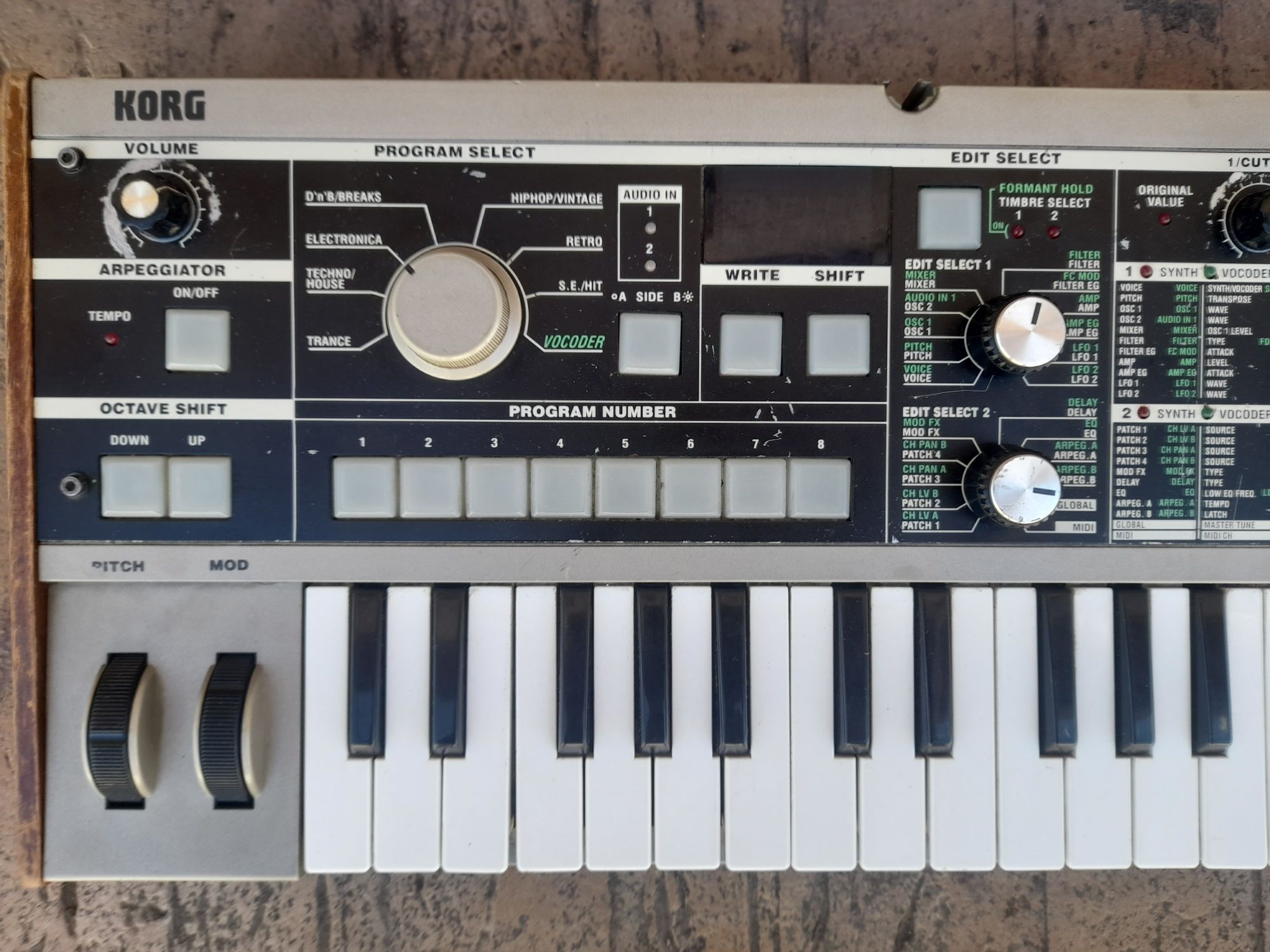 micro Korg synthesizer vocoder
