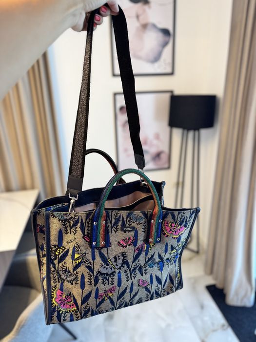 Vand geanta Furla model deosebit