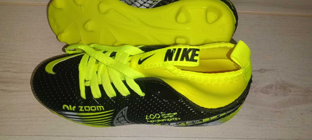 Детски бутонки,,Nike,,