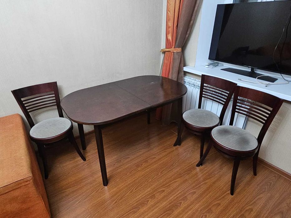 Продам Стол и 6 стульев , б/у, состояние отличное, СРОЧНО