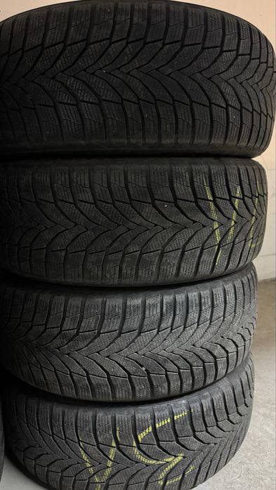 235 55 17 - 4 бр. От BMW X drive