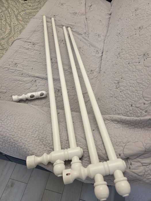 Гардина деревянная.