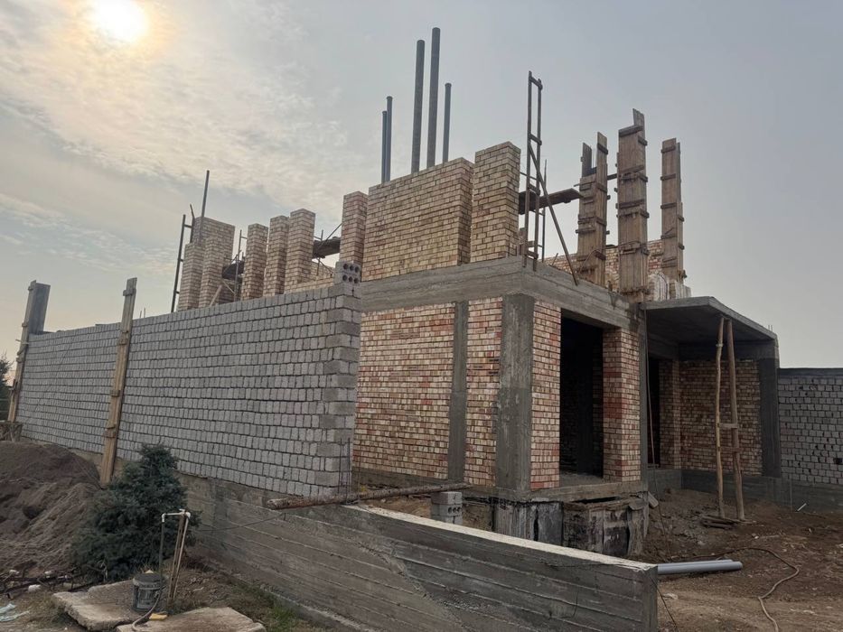 Продается коттедж недалеко от поста уч кахрамон