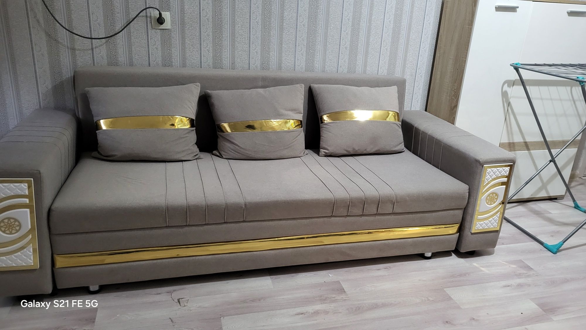 Продаётся диван в отличном состоянии