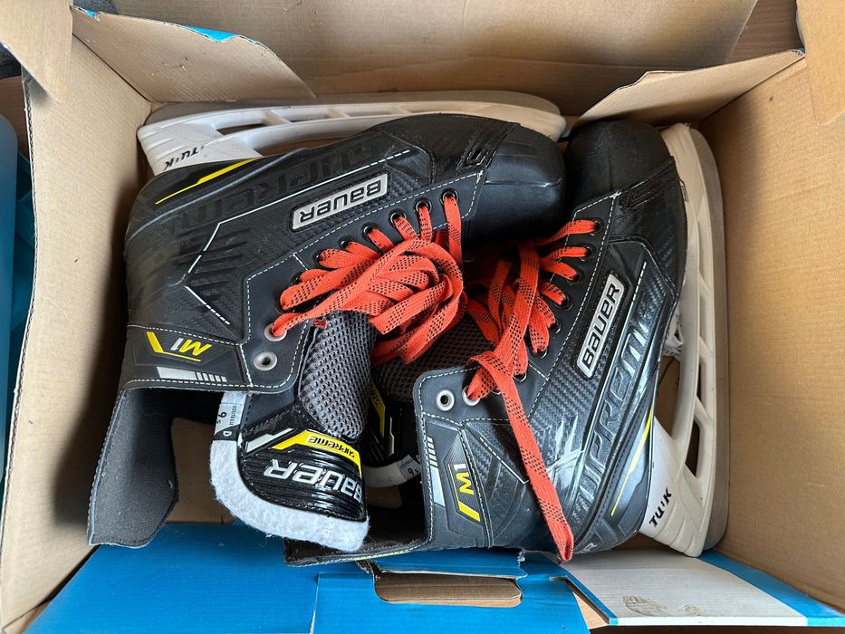 Bauer хоккейные Supreme
S22M1SR черный 43