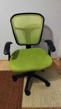 Офис стол зелен на колелца