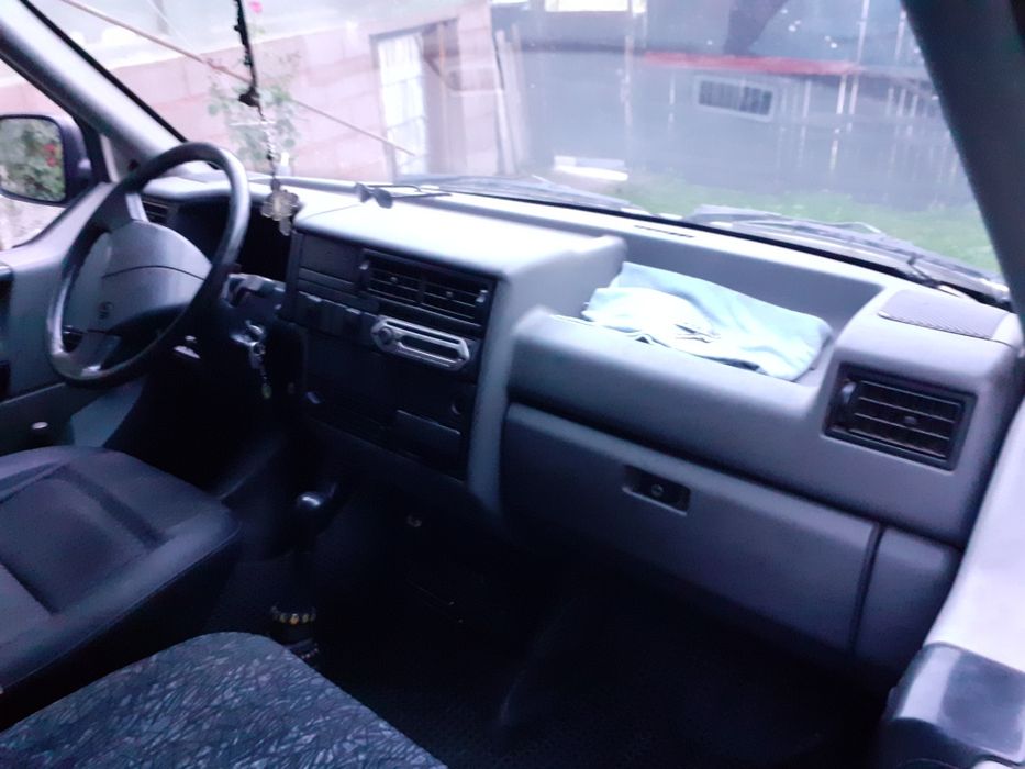 Vând. Microbuz 8+1 locuri vw transporturi T4