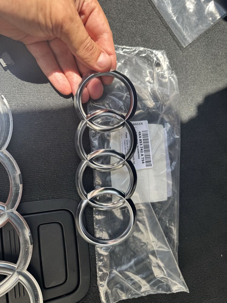 Accesorii Audi, sigla frontala audi, sigla grila Sline