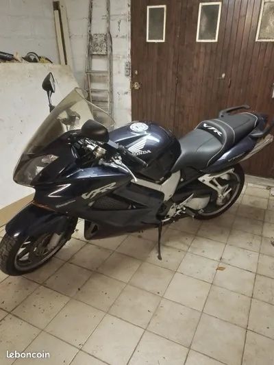 Honda vfr 800 v tec