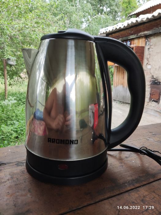 Чайник электрический REOMOND