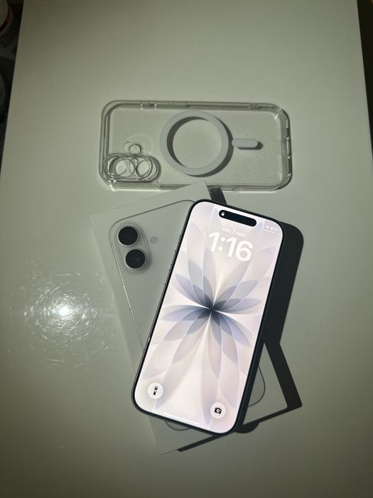 iPhone Apple 16 Alb Garantie, 5G 128 GB, Impecabil Ca Nou