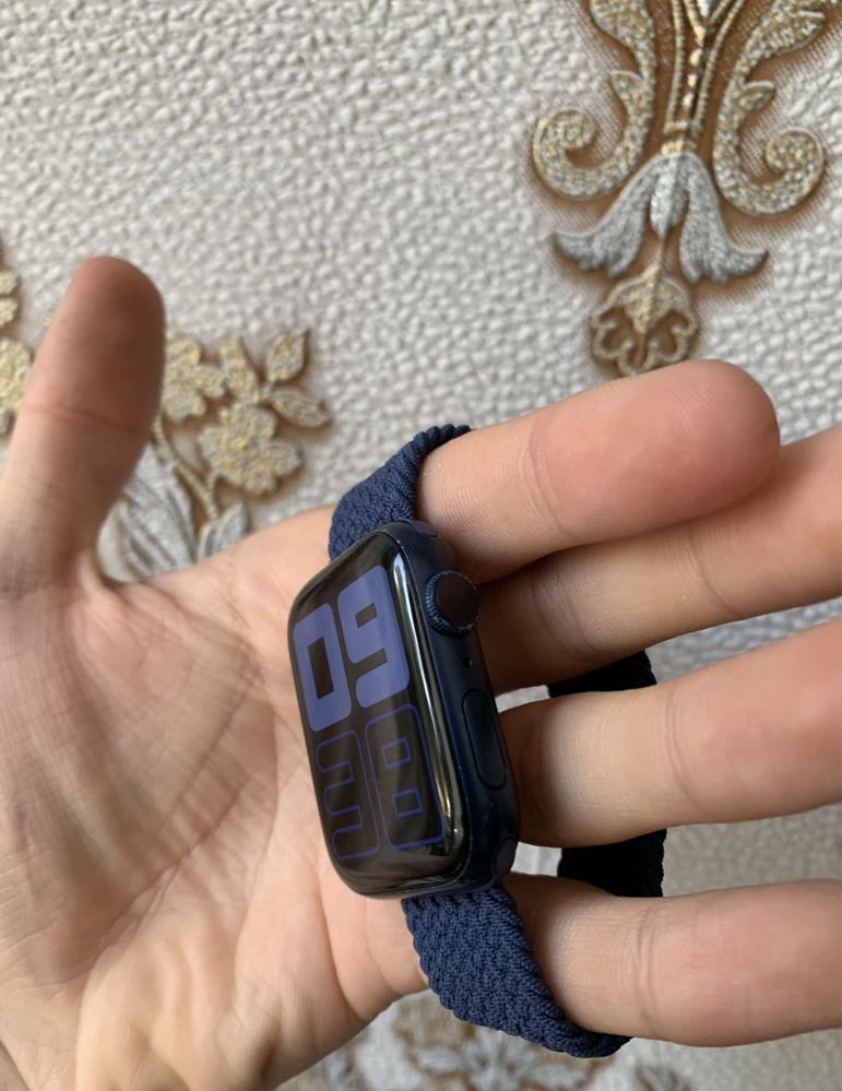 Iwatch 6 44 mm sotiladi