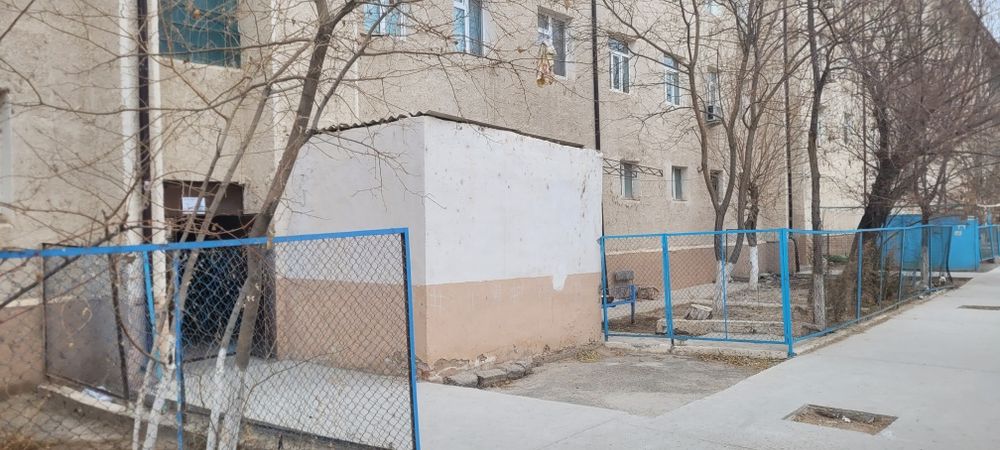 Турткульский шоссе дом 54 квартира 7 Бодрум кафе устиндеги жай сатылад