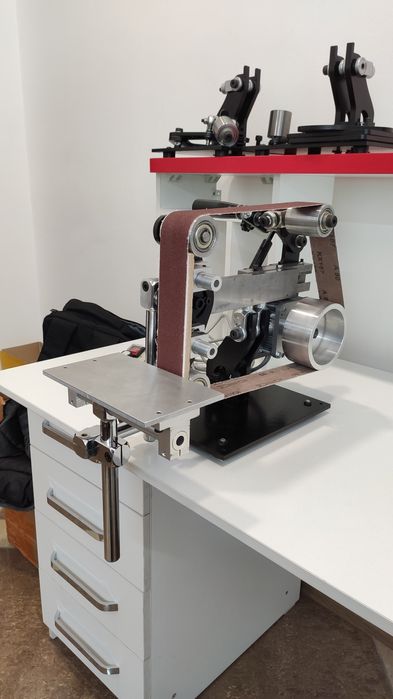 Гриндер многофункциональный с регулировкой оборотов, ленточный 1.5 Квт