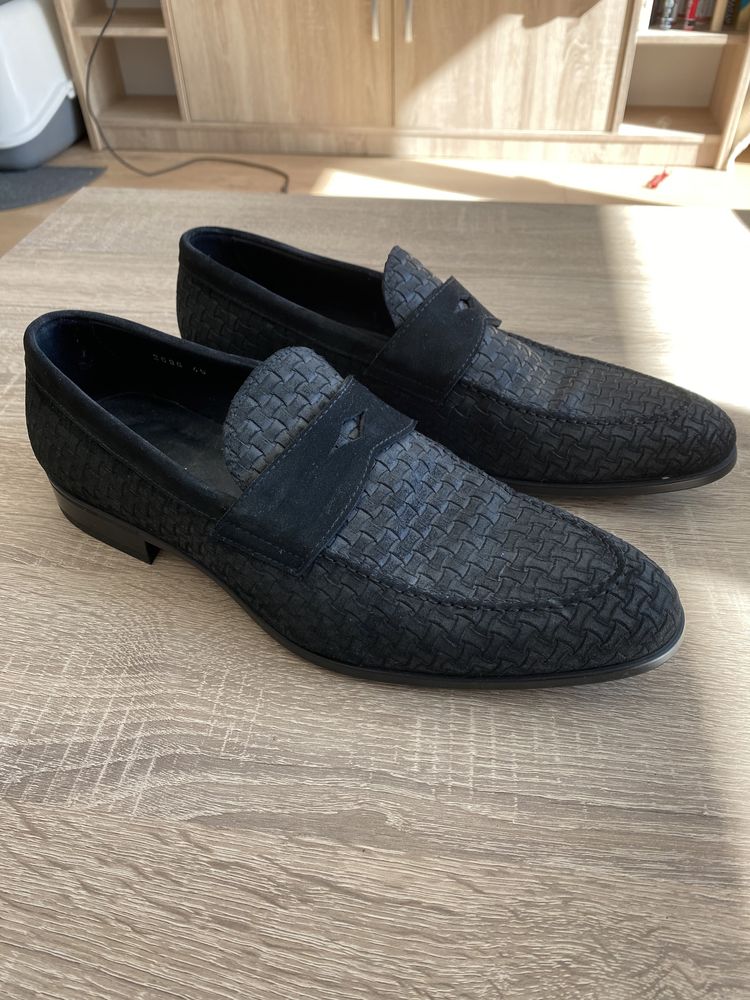Doucal’s чисто нови обувки