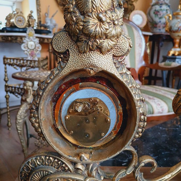 Каминен часовник