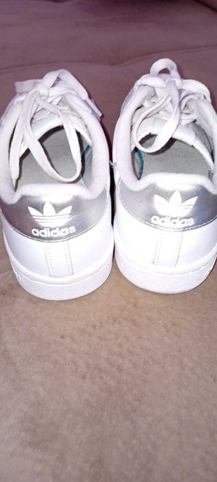 Продавам маратонки Adidas continental 80W естествена кожа