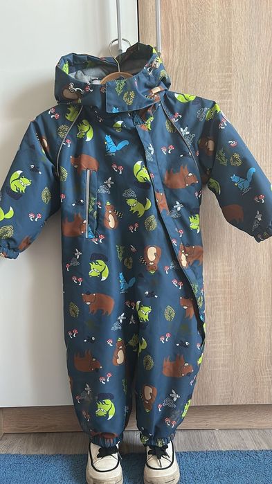 Продам детский комбинезон с ботинками