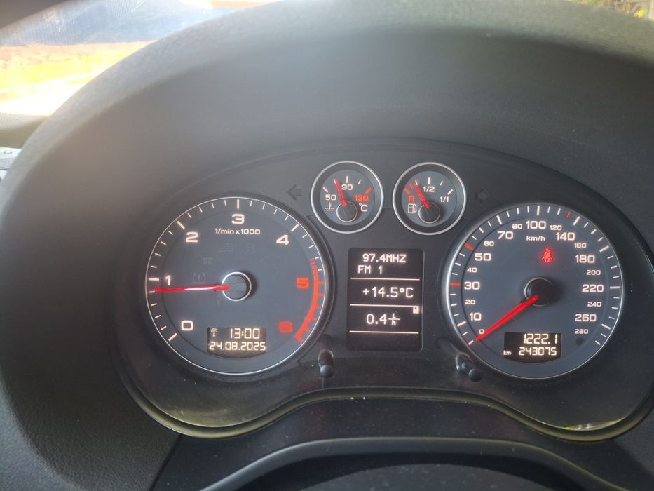 Vând sau schimb audi a3 2011 1,6 tdi