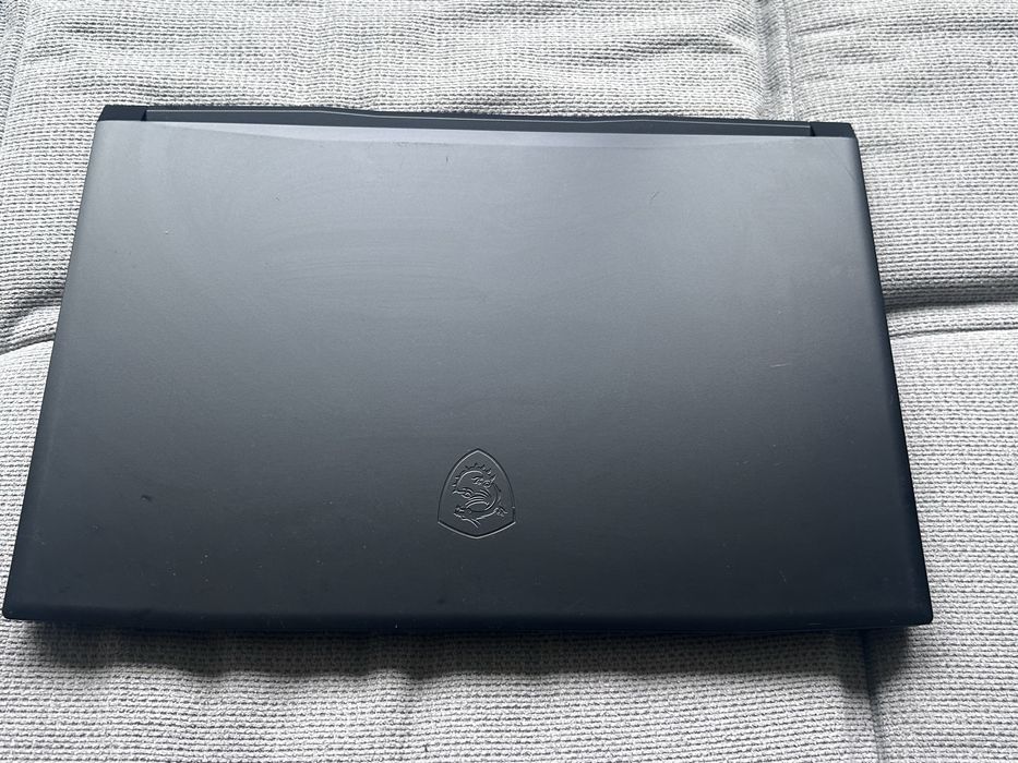 Лаптоп MSI Katana геймърски лаптоп i7 processor 17.3"  144Hz Дисплей