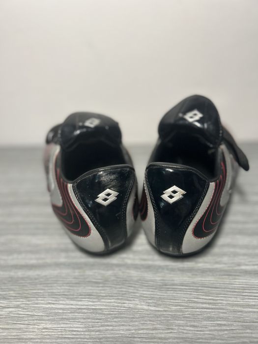 Ghete fotbal Lotto originale - marimea 43