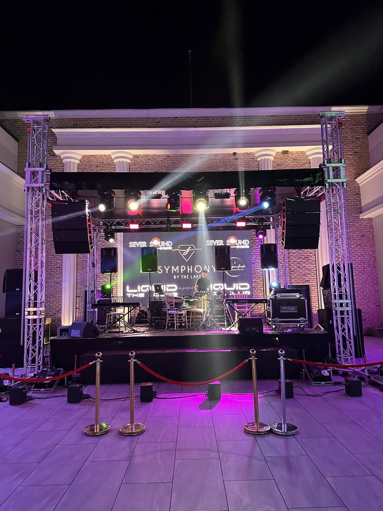 Inchiriem Scena sunet line array ecran led