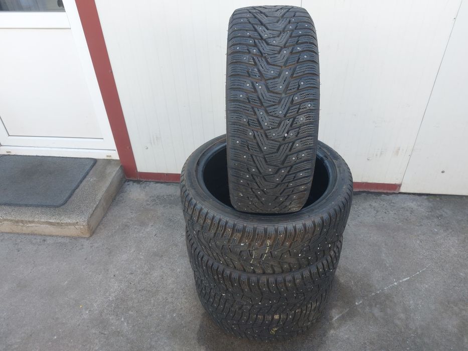 150 lei bucata! Anvelope CRAMPONATE M+S/IARNA 225 40 18 Hankook! 8 mm