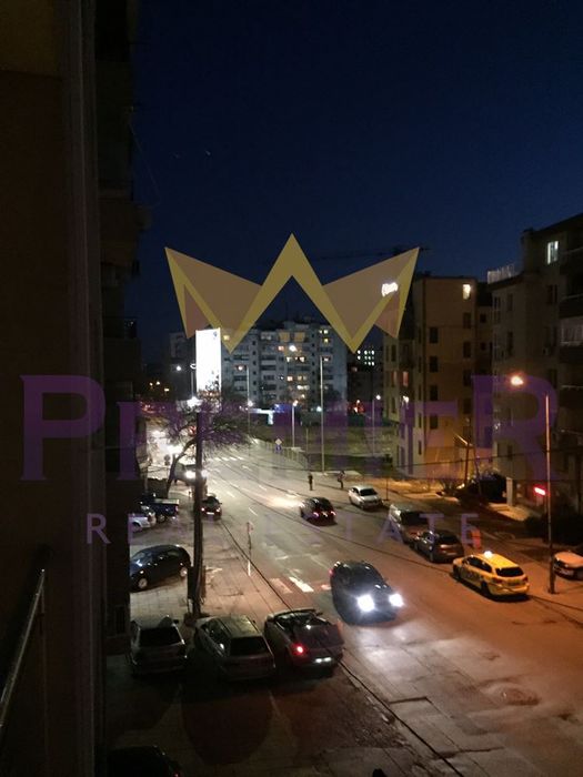 Дава се под наем Тристаен апартамент в Варна, Цветен квартал - 110 кв.м за 612 € - Снимка #11