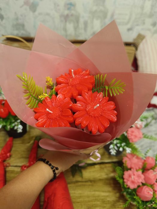 Восъчни цветя за поводи