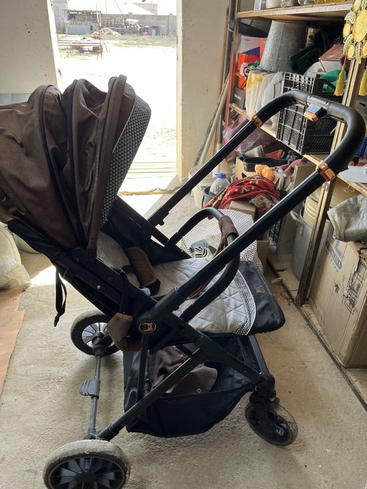 коляска детская.        .