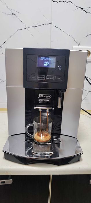 Espressor Automat DeLonghi ESAM 5708.S Perfecta Aparat cu Cafea Boabe