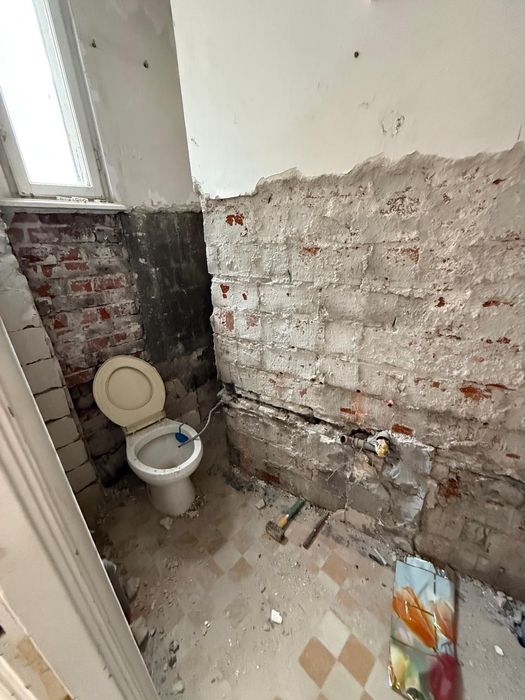 VANZARE garsoniera PARTER - la 900m reali metrou PTA UNIRII