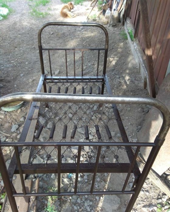 Продам железный кровать