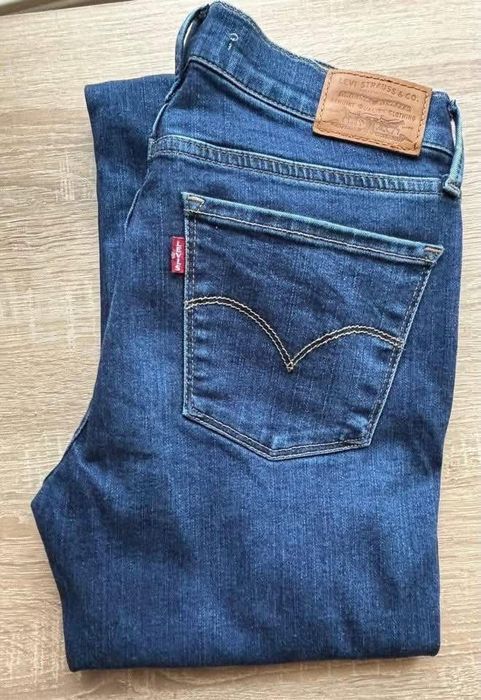 Blugi Levi’s model 710 Super Skinny