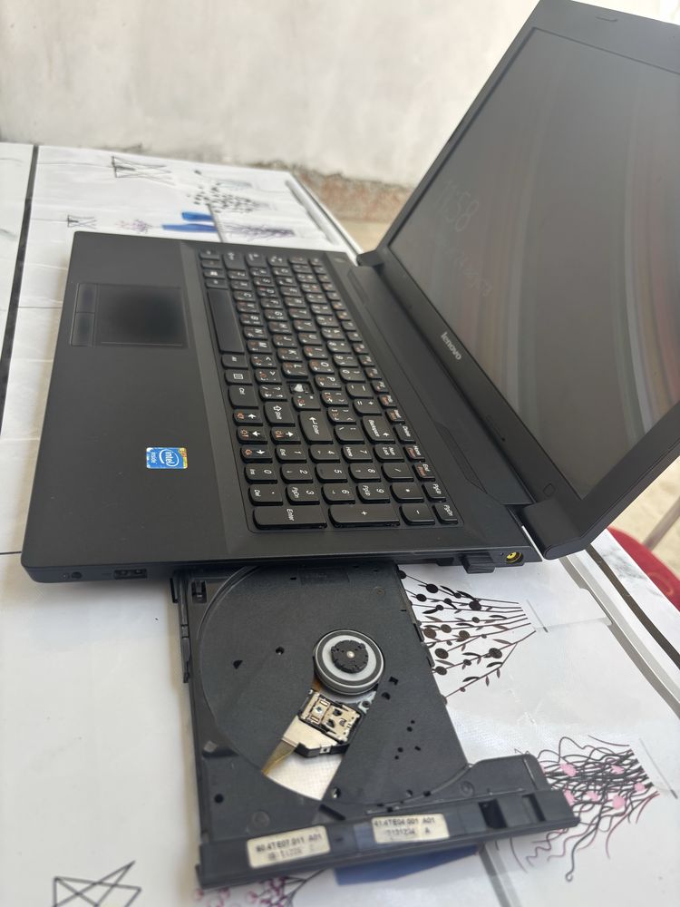 Noutbook Lenovo