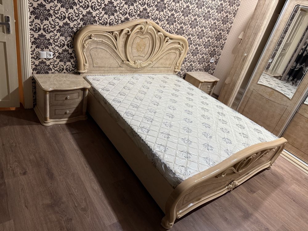 Спальный гарнитур