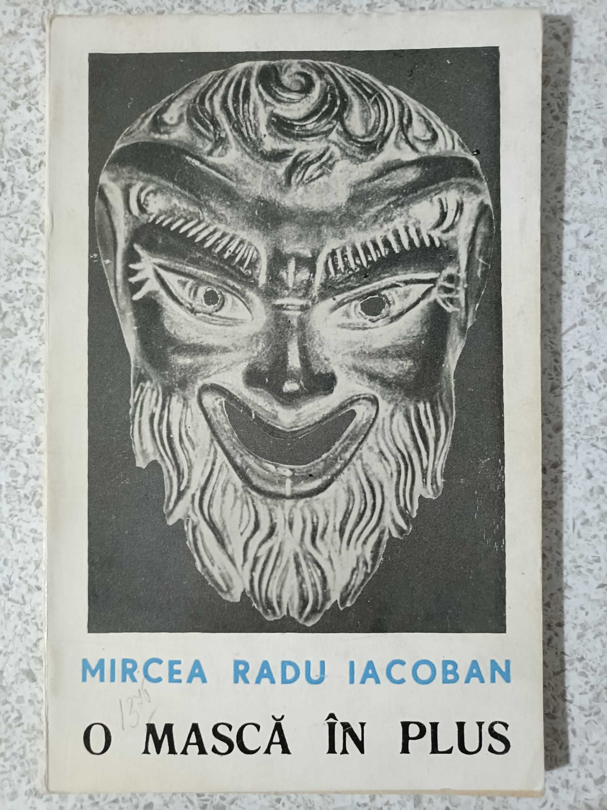 O mască în plus de Iacoban