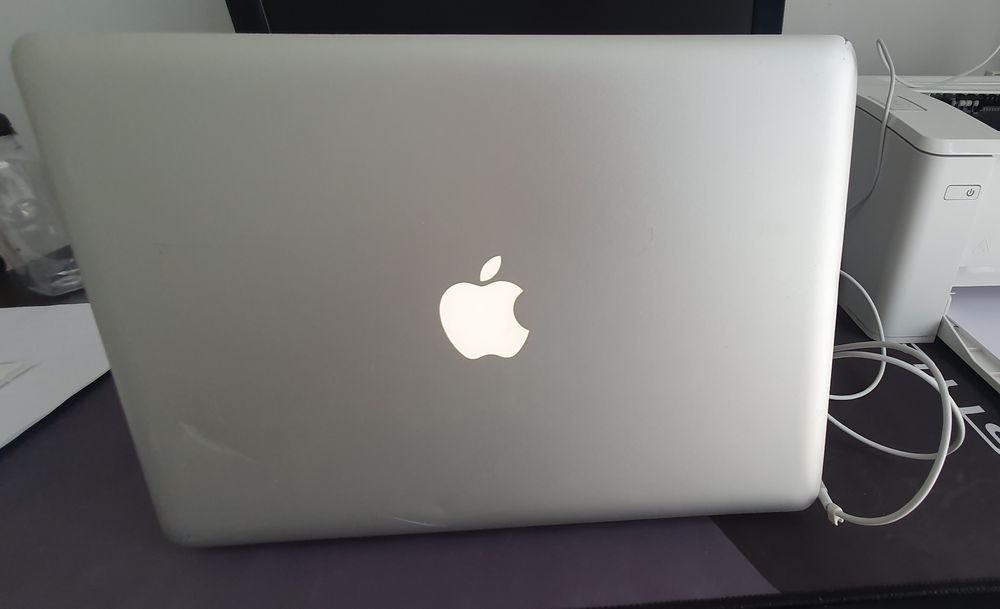 Macbook (13-inch , early 2011)